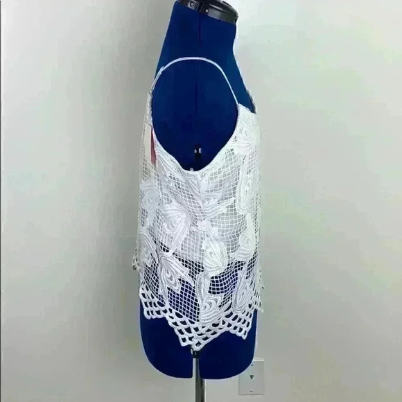🆕 NWT Lulumari lace camisole w/ lining size M - Picture 3 of 8